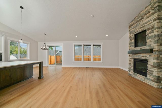 755 Emily Grace Ln SE, Salem, OR 97306