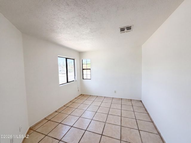 1657 W Wood Crest Court, Tucson, AZ 85746