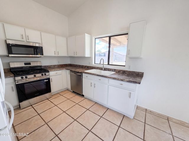1657 W Wood Crest Court, Tucson, AZ 85746