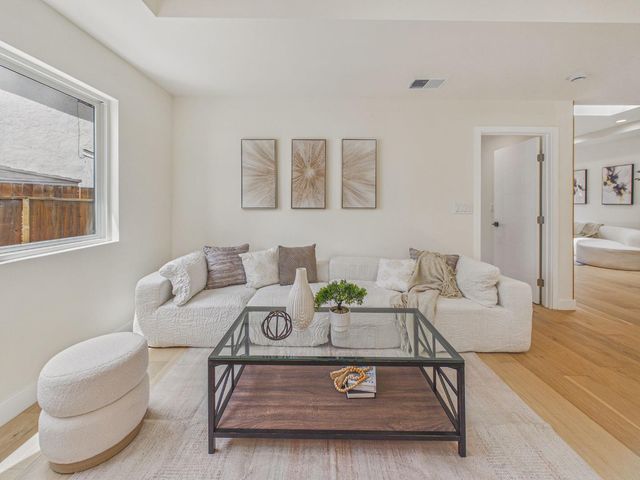 986 Starflower Court, Sunnyvale, CA 94086