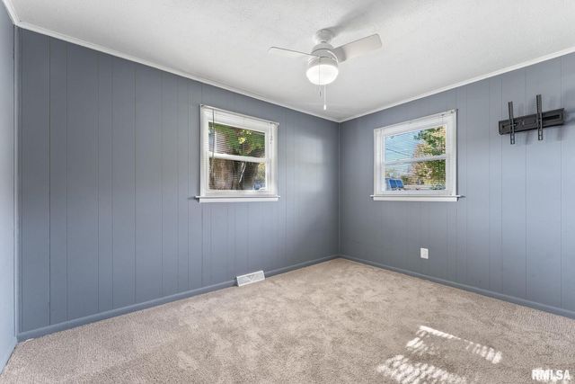 1215 Wisconsin Street, Le Claire, IA 52753