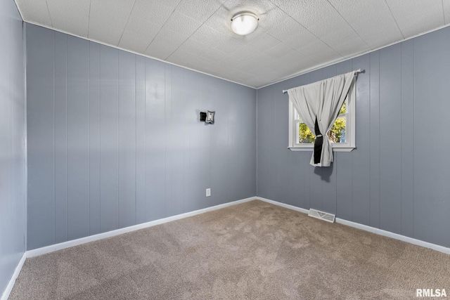 1215 Wisconsin Street, Le Claire, IA 52753