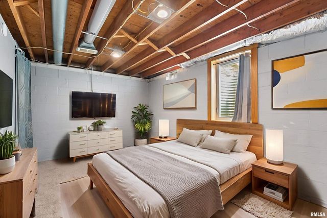 1215 Wisconsin Street, Le Claire, IA 52753