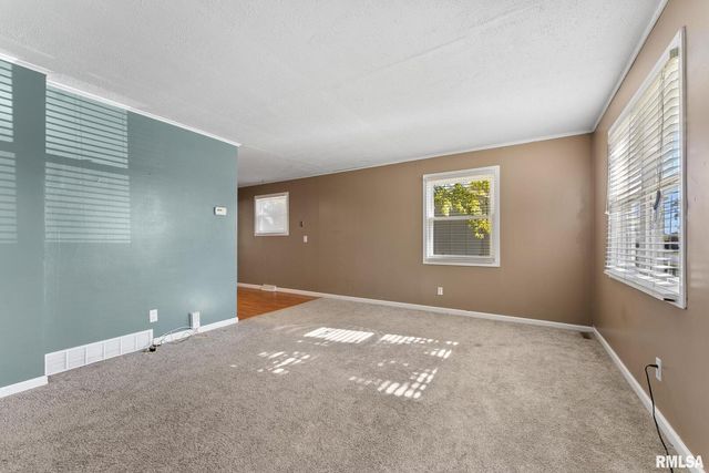 1215 Wisconsin Street, Le Claire, IA 52753