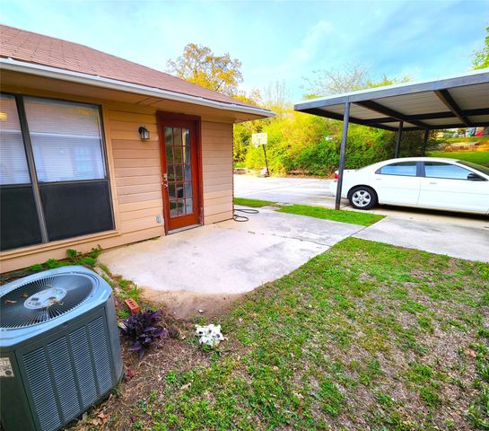 2202 Bolivar Street, Denton, TX 76201