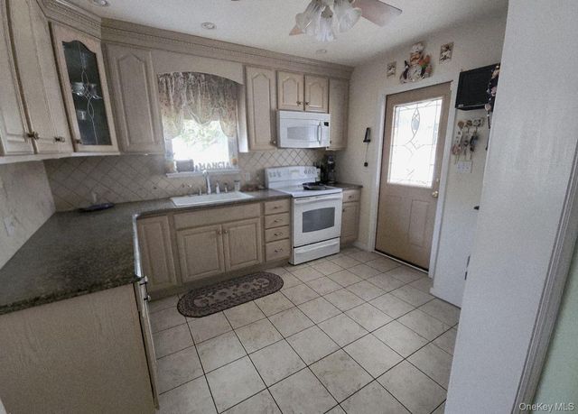 199 Claxton Avenue, Bellmore, NY 11710