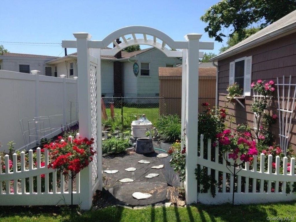199 Claxton Avenue, Bellmore, NY 11710 — photo 4