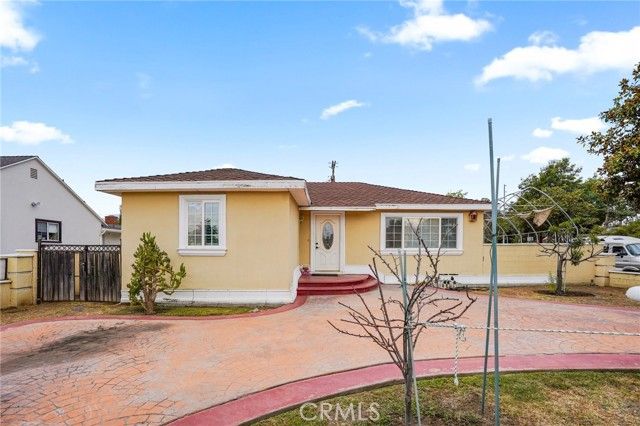 6355 Peach Avenue, Van Nuys (los Angeles), CA 91411