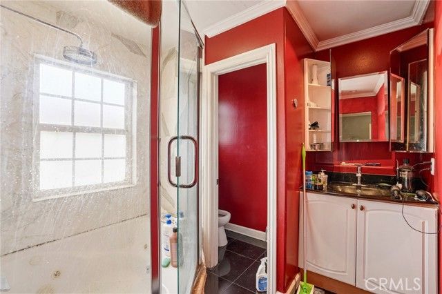 6355 Peach Avenue, Van Nuys (los Angeles), CA 91411