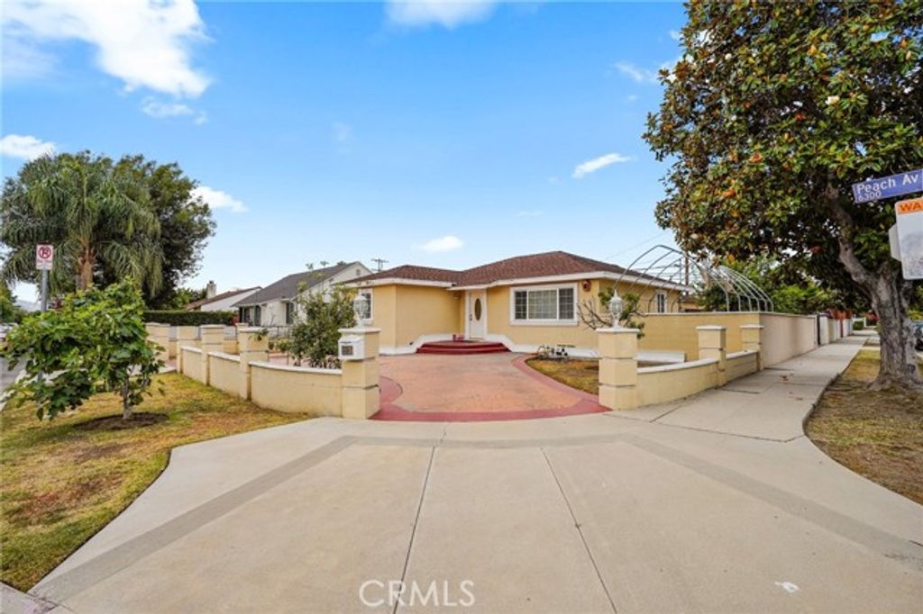 6355 Peach Avenue, Van Nuys (los Angeles), CA 91411