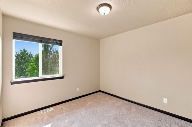 3821 W Dawn Ave, Spokane, WA 99208