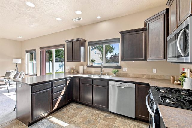 3821 W Dawn Ave, Spokane, WA 99208