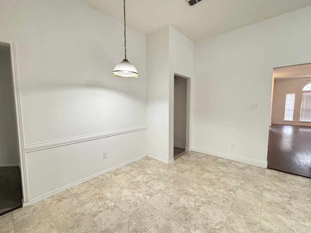 830 W Colony Drive, Arlington, TX 76001