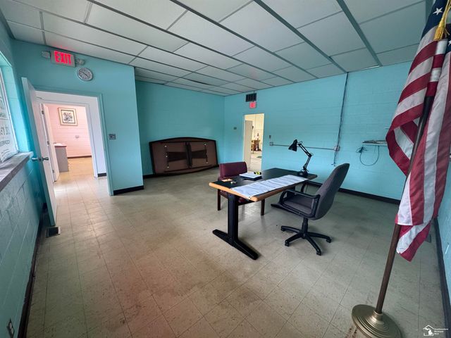 17140 Ecorse Road, Allen Park, MI 48101