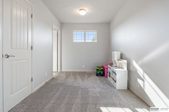 8215 N 147th Avenue, Bennington, NE 68007