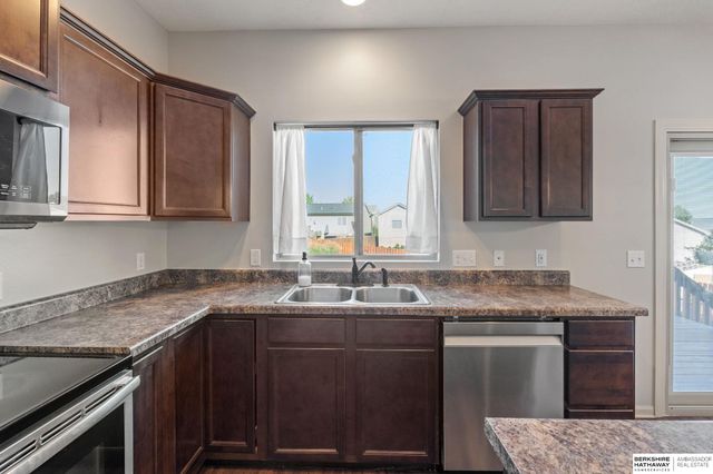 8215 N 147th Avenue, Bennington, NE 68007