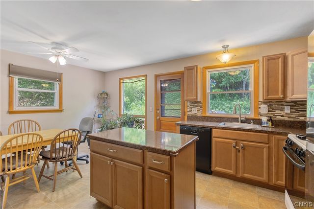 3659 Warners Road, Camillus, NY 13209