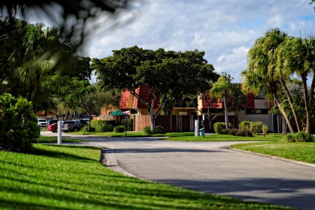 8353 Trent Court C, Boca Raton, FL 33433