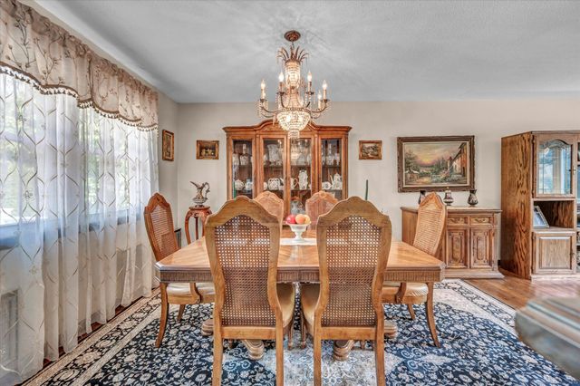 27 Cooper Hill Court, Hamden, CT 06514