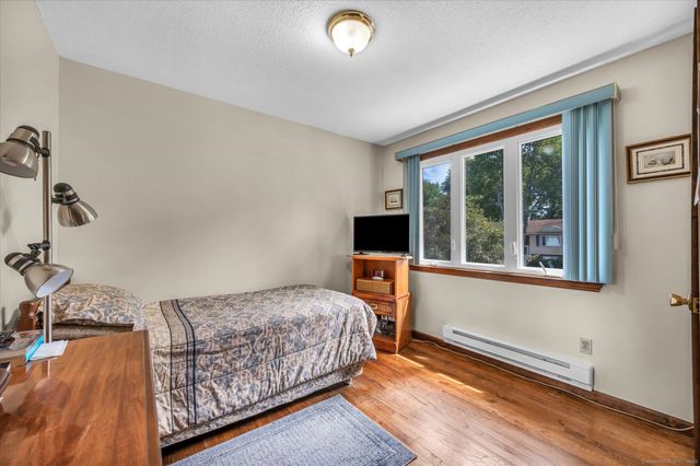 27 Cooper Hill Court, Hamden, CT 06514
