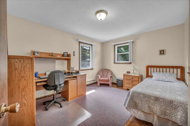 27 Cooper Hill Court, Hamden, CT 06514