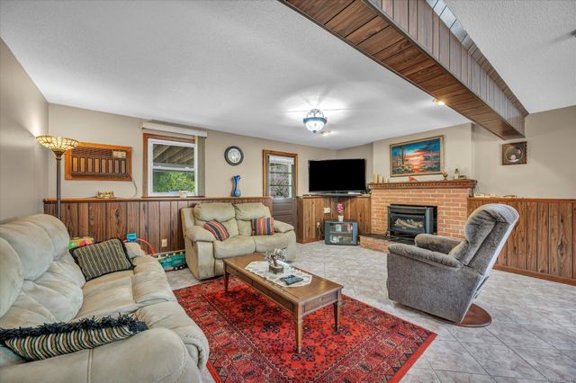 27 Cooper Hill Court, Hamden, CT 06514