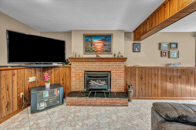 27 Cooper Hill Court, Hamden, CT 06514