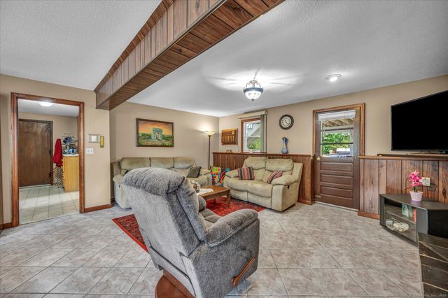 27 Cooper Hill Court, Hamden, CT 06514