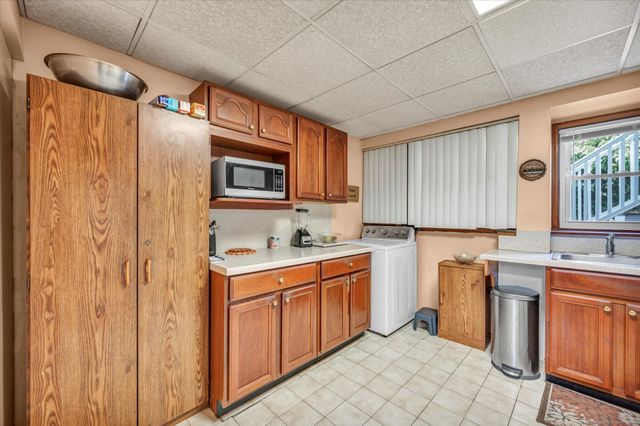 27 Cooper Hill Court, Hamden, CT 06514