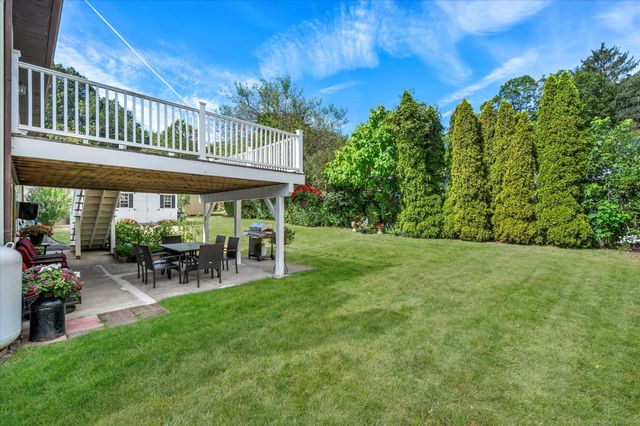 27 Cooper Hill Court, Hamden, CT 06514