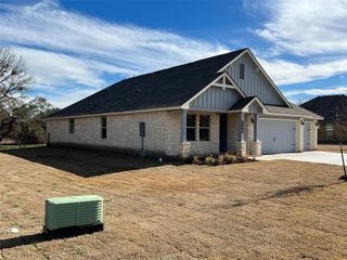 120 Tom Kite DR, Burnet, TX 78611