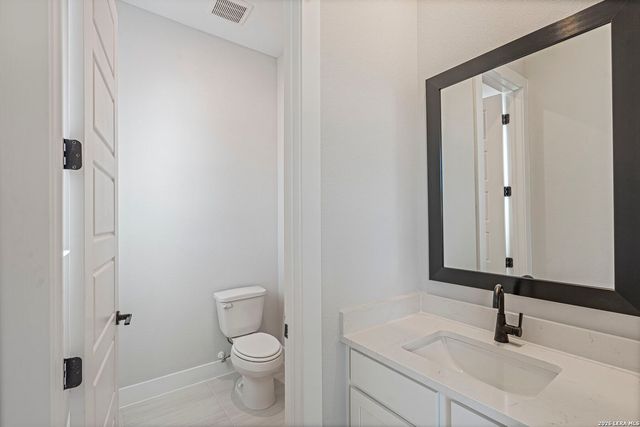 289 Lawrence Drive, Castroville, TX 78009