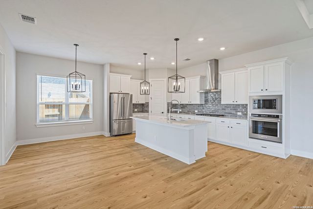 289 Lawrence Drive, Castroville, TX 78009