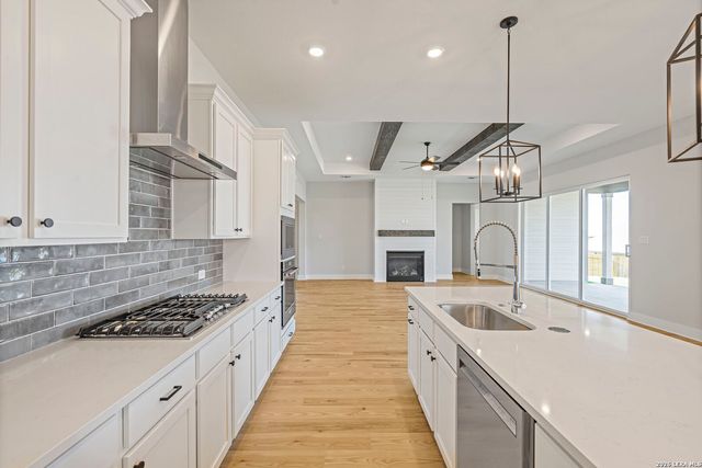 289 Lawrence Drive, Castroville, TX 78009