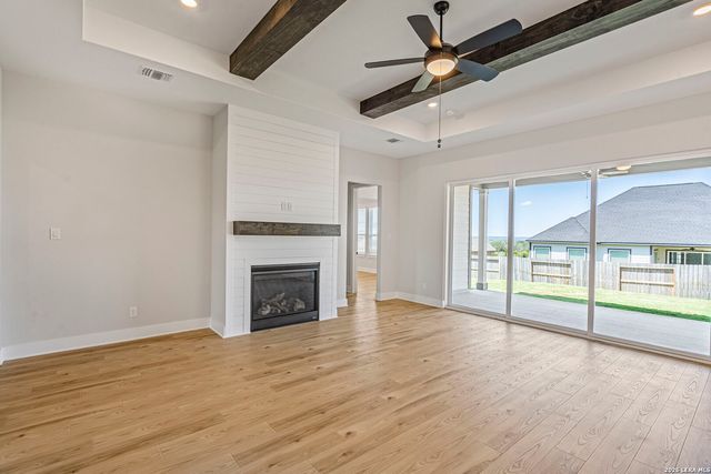 289 Lawrence Drive, Castroville, TX 78009