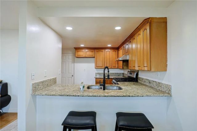4828 W 5th E, Santa Ana, CA 92703