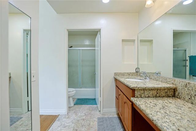 4828 W 5th E, Santa Ana, CA 92703