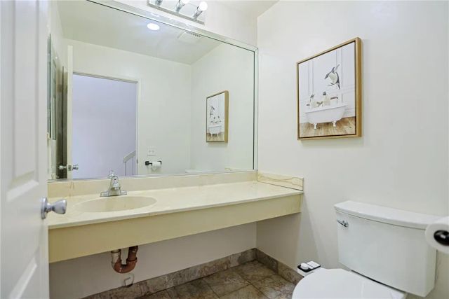4828 W 5th E, Santa Ana, CA 92703