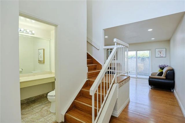 4828 W 5th E, Santa Ana, CA 92703