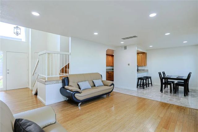 4828 W 5th E, Santa Ana, CA 92703