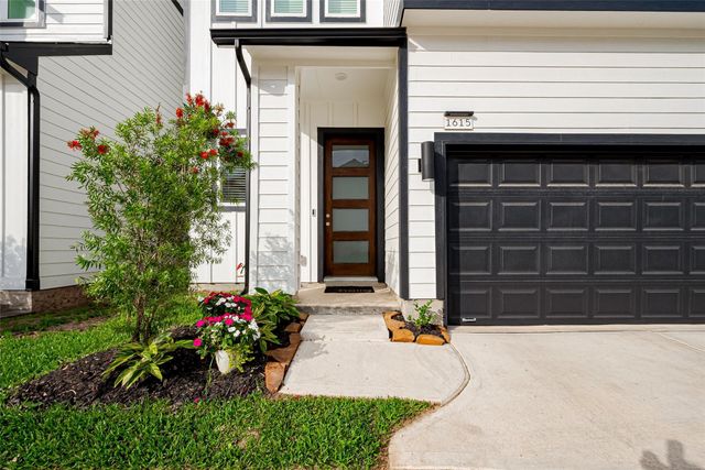 1615 Regents Gate Road, Houston, TX 77055