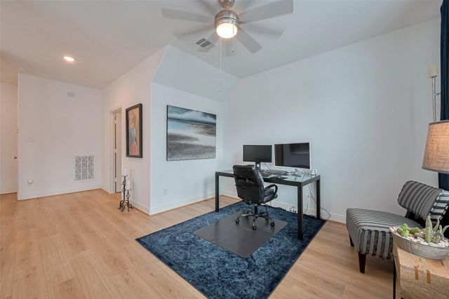 1615 Regents Gate Road, Houston, TX 77055