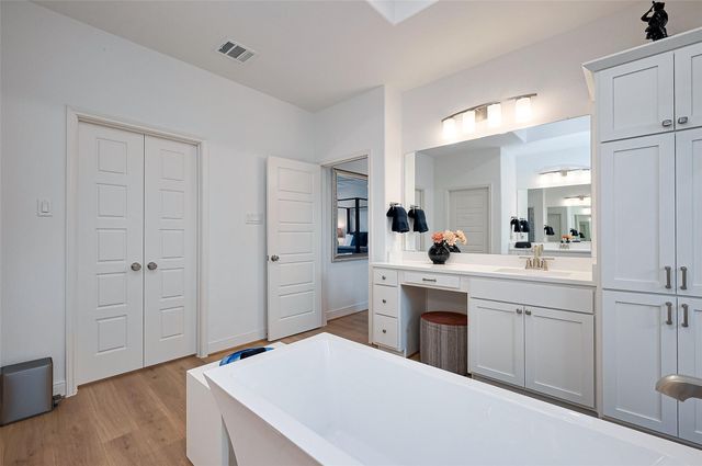 1615 Regents Gate Road, Houston, TX 77055