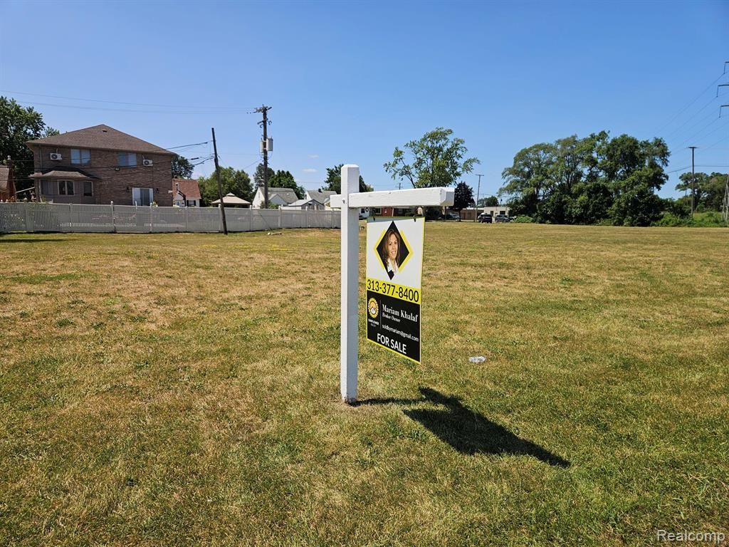 7029 Orchard Avenue, Dearborn, MI 48126
