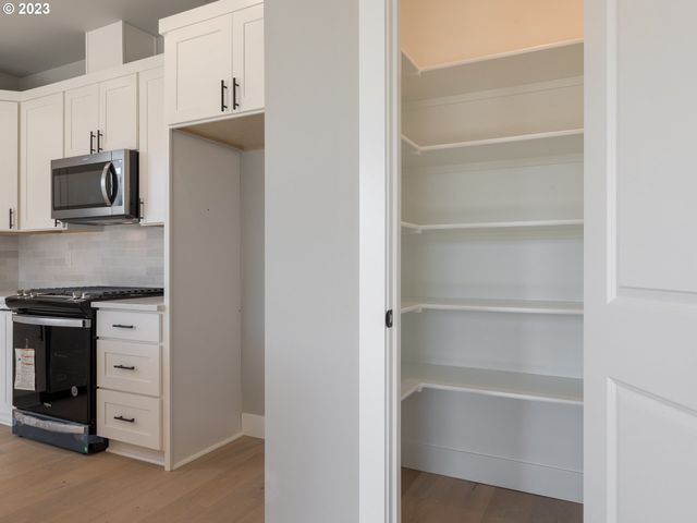 267 SUNDAY Dr, Creswell, OR 97426