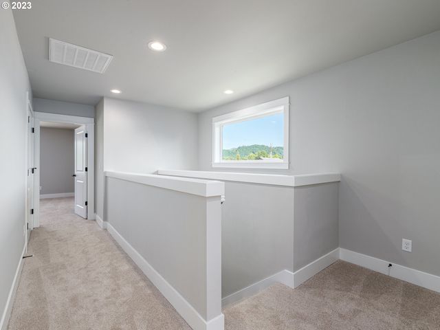 267 SUNDAY Dr, Creswell, OR 97426