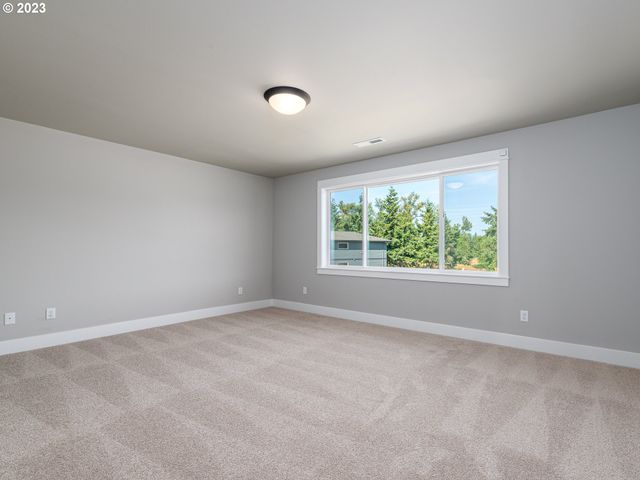 267 SUNDAY Dr, Creswell, OR 97426