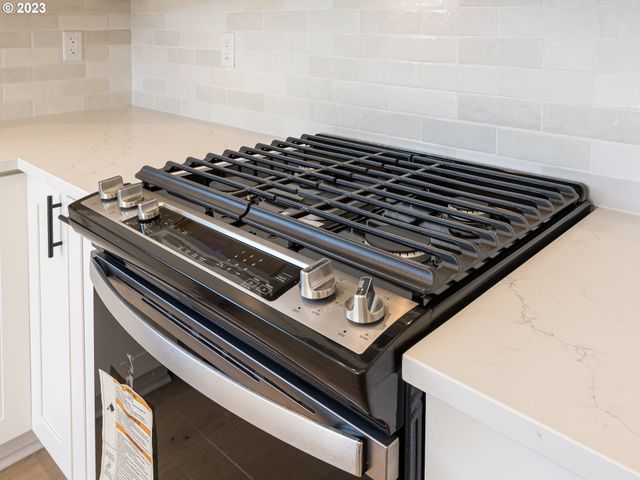 267 SUNDAY Dr, Creswell, OR 97426