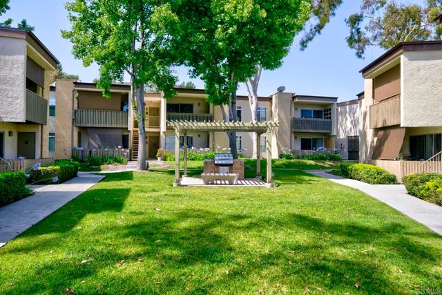432 Edgehill Ln 116, Oceanside, CA 92054
