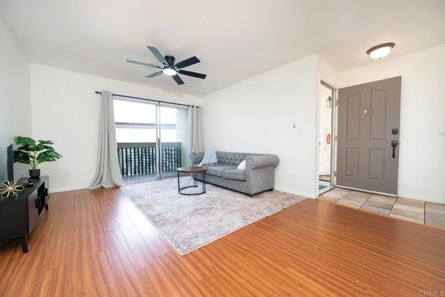 432 Edgehill Ln 116, Oceanside, CA 92054